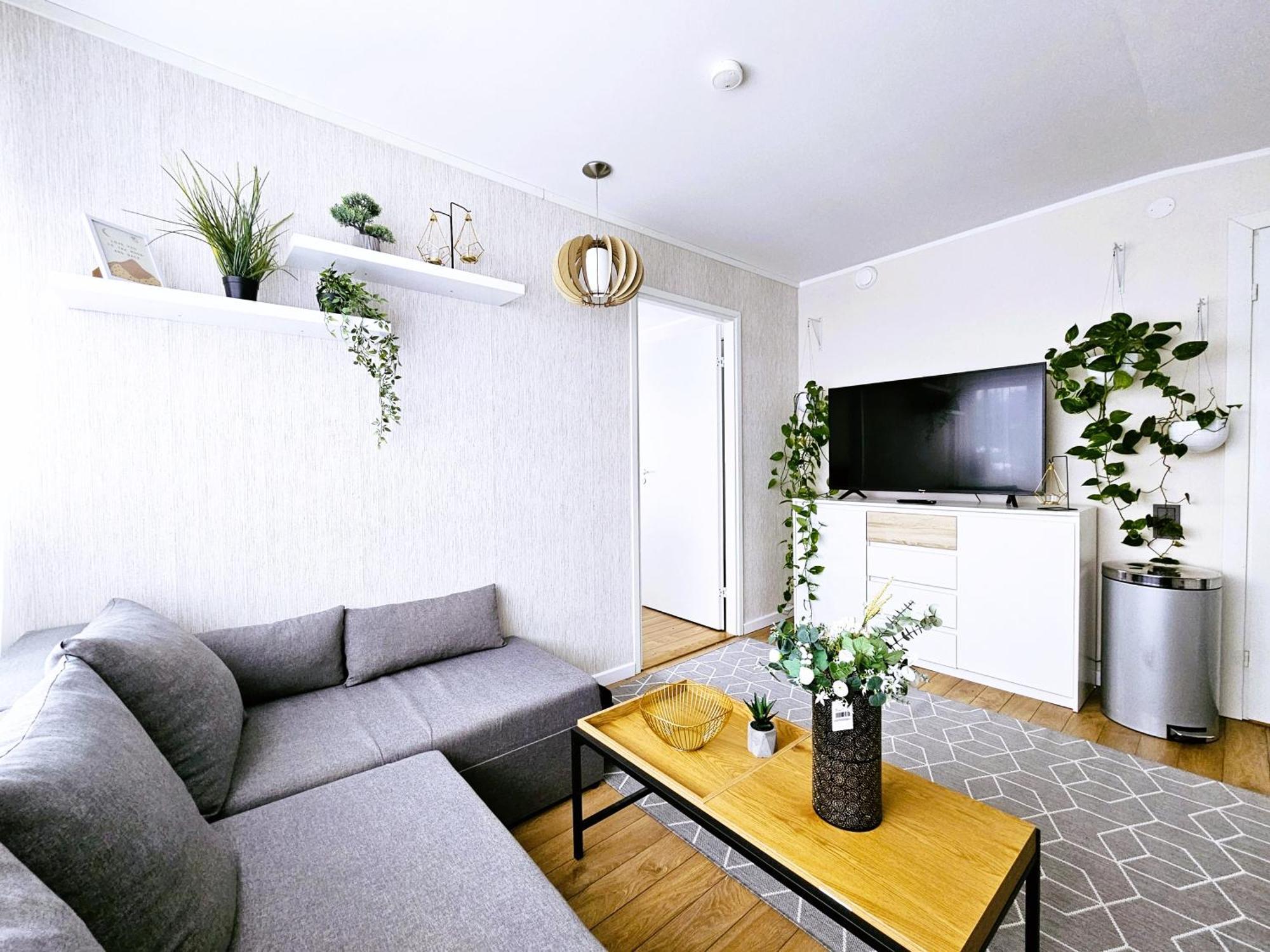 Cofy Rentals - Centrally Located, Quiet District, Air-Conditioning, Free Parking, 24-7 Express Check-In-Out, Close To Sea And Everything You Need For Living! Tallinn Exterior foto